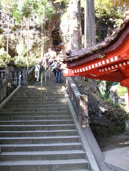 御水屋と神幸殿